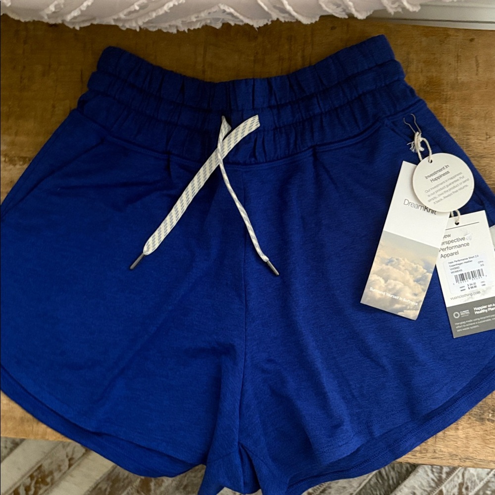 Vuori Halo Performance Shorts 2.0 in Copenhagen Heather - Picture 5 of 9